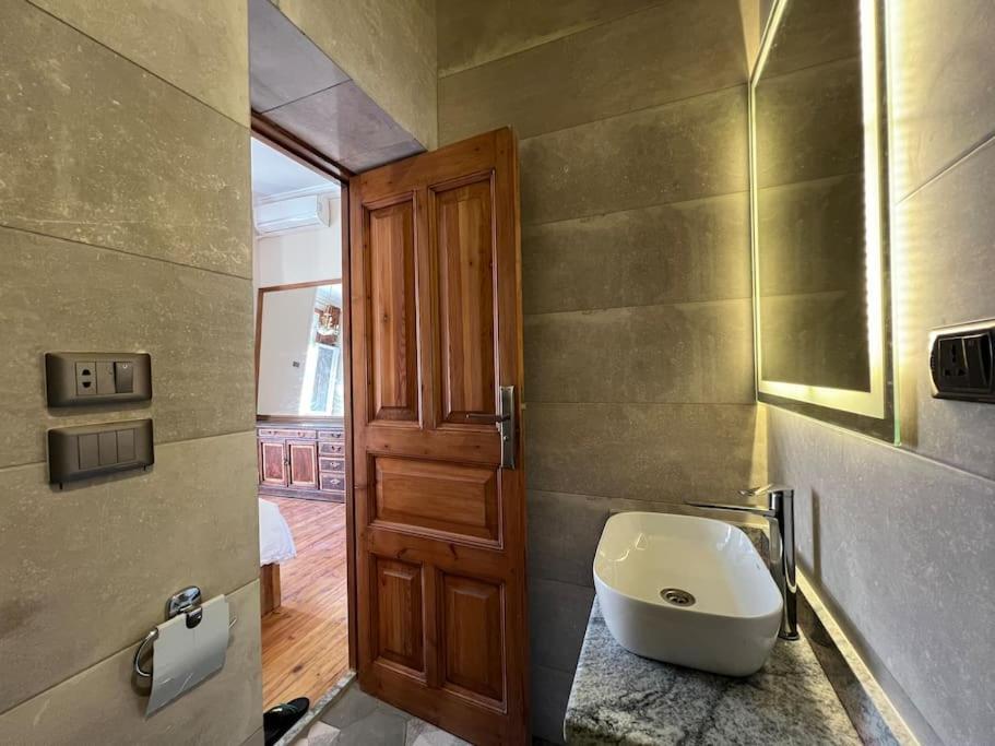 Authentic 3Br Apartment In Downtown, Каїр Екстер'єр фото
